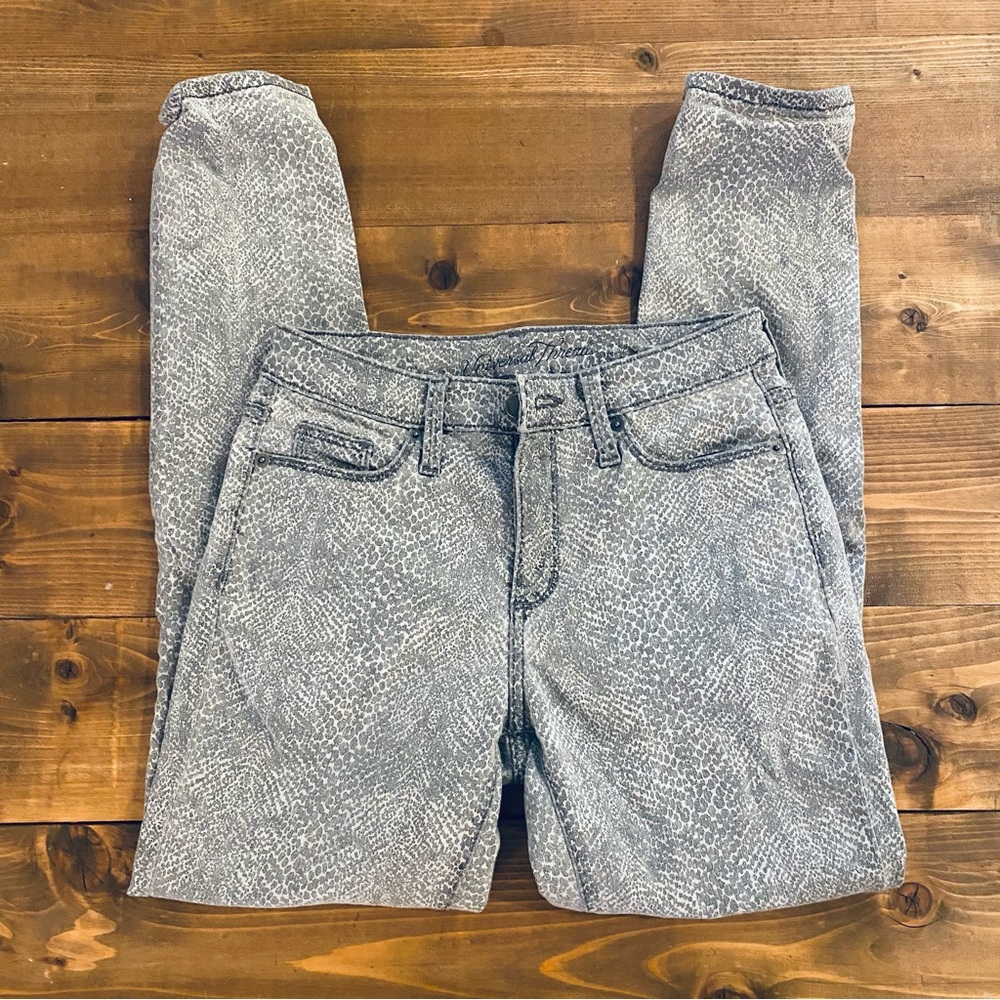 Universal Thread gray printed skinny jeans
